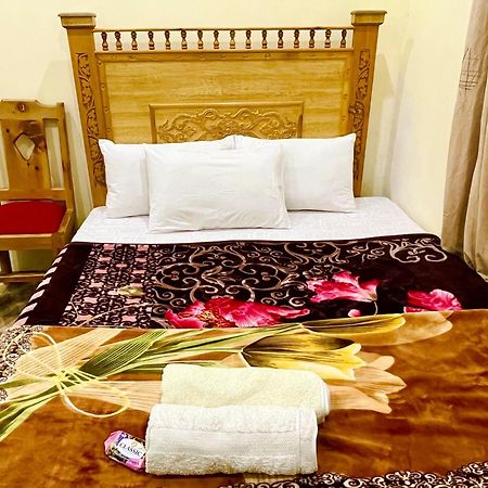 Manokur E Basa Hotel Minapin Luaran gambar