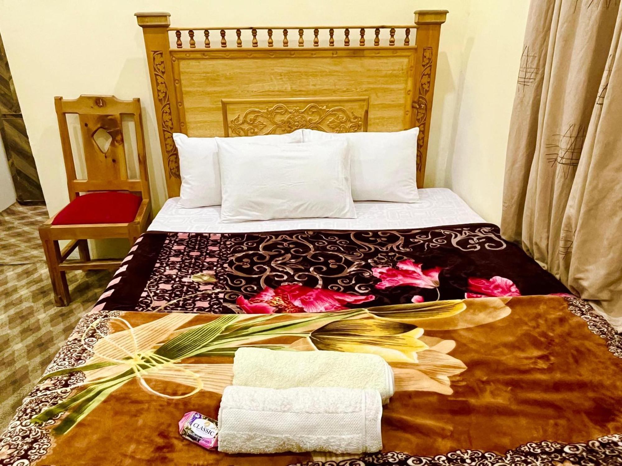 Manokur E Basa Hotel Minapin Luaran gambar